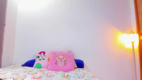 Snapshot of maia_goldenn chatting on February 2025 12:52:02 PM maia online show from February 2025 12:52:02 PM