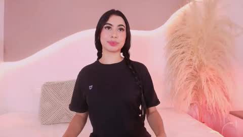 MAIA  LIA  online show from January 2026 01:52:02 AM