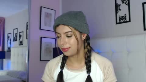 Maia Reficco online show from April 2026 11:39:02 AM