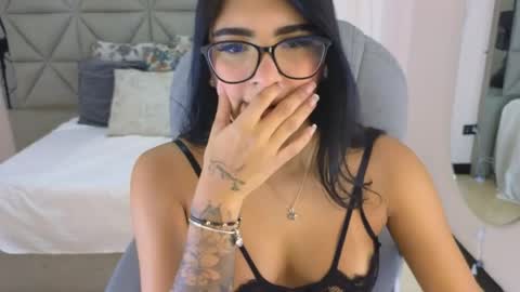 Maiaa Ruiz  online show from April 2026 01:28:02 PM