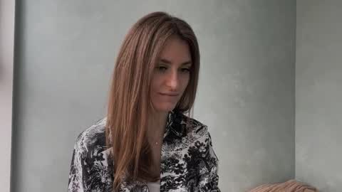 M I A online show from April 2026 08:12:02 AM