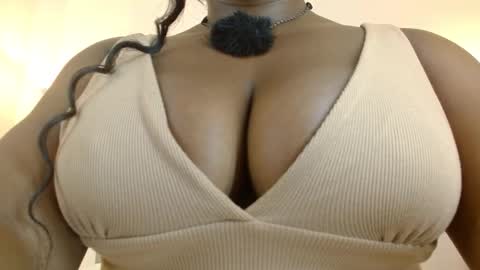 Maia Charris online show from November 2025 09:36:01 PM