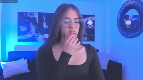  Maia  online show from September 2025 06:20:01 PM