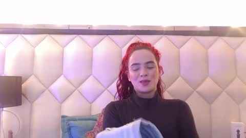 Maia  online show from February 2025 12:41:01 AM