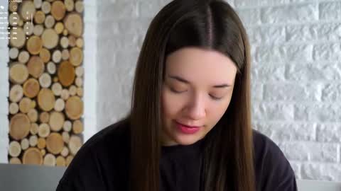 Lucy online show from December 2025 03:14:02 AM