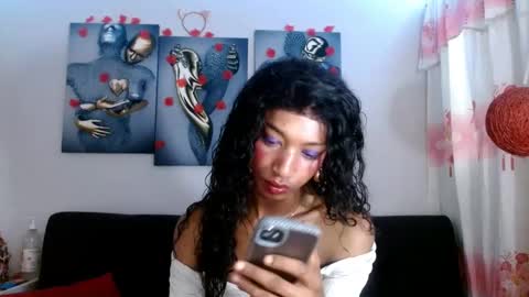 Bella Maidi online show from February 2025 01:50:01 PM