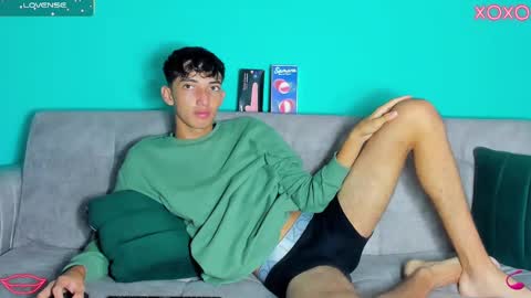 Maikol online show from October 2025 01:01:01 PM