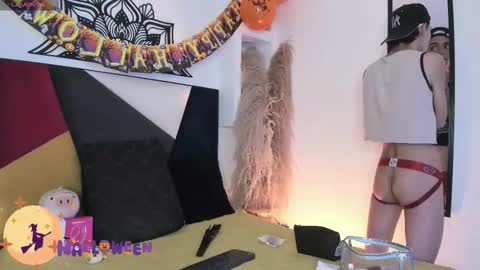 Maiky Cooper online show from October 2025 09:08:02 PM