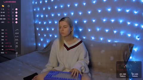 Snapshot of mailin_harrington chatting on December 2024 03:30:02 PM Your kitty online show from December 2024 03:30:02 PM