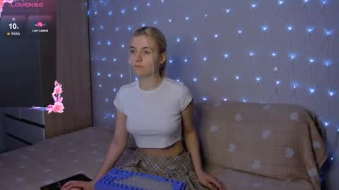 Your kitty online show from October 2025 03:57:02 PM