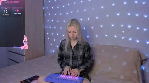 Your kitty online show from October 2025 03:56:02 PM