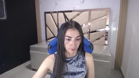 Maily online show from December 2025 02:53:02 AM