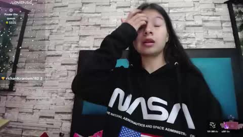  MAILY CAN  online show from October 2025 12:57:02 PM