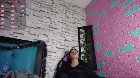  MAILY CAN  online show from December 2025 12:43:01 PM