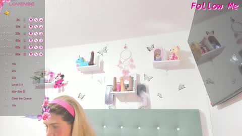 Maylin  online show from October 2025 12:38:02 AM