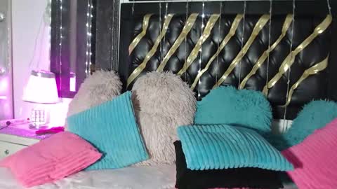 Snapshot of mailyn_gold chatting on March 2026 11:38:01 AM mailyn_gold online show from March 2026 11:38:01 AM