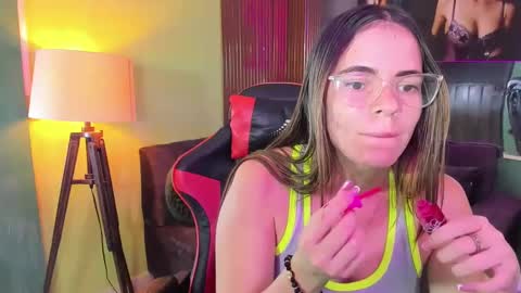 MAIRA online show from September 2025 04:01:01 AM