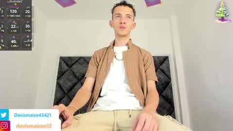 Maison Davis online show from December 2024 07:18:02 PM