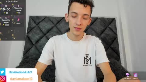 Maison Davis online show from January 2025 10:37:01 PM