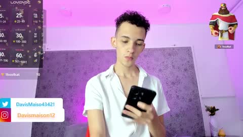 Maison Davis online show from February 2025 12:51:02 AM