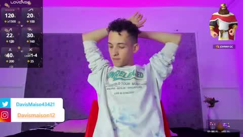 Maison Davis online show from February 2025 12:57:02 AM