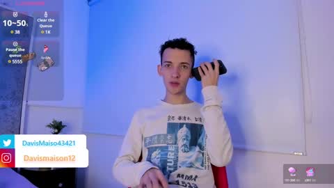 Maison Davis online show from March 2025 01:40:01 PM