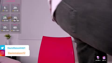 Maison Davis online show from March 2025 09:18:02 PM