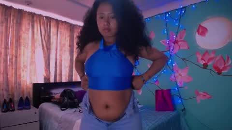 Snapshot of maite_loves chatting on February 2025 08:18:01 PM Maite online show from February 2025 08:18:01 PM