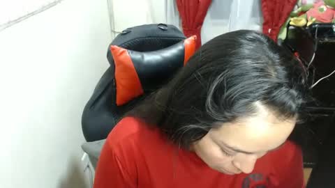 Snapshot of maitte_22 chatting on January 2025 01:28:02 AM Hello friends Im on another account online show from January 2025 01:28:02 AM