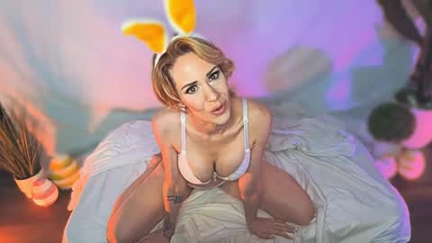 Snapshot of makemebeautiful chatting on March 2025 07:01:02 PM April Dayze makemebeautiful online show from March 2025 07:01:02 PM