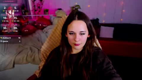 Snapshot of makima_lee chatting on February 2025 08:44:01 AM Makima online show from February 2025 08:44:01 AM