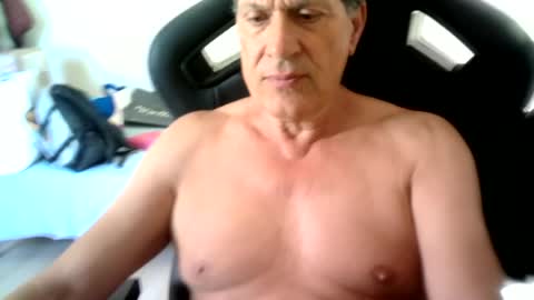 Snapshot of makis8989 chatting on June 2026 06:04:01 AM makis8989 online show from June 2026 06:04:01 AM