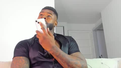 Makonnen online show from November 2025 04:14:02 AM