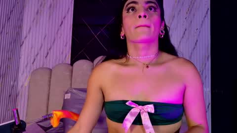 Snapshot of malaia_thompson_ chatting on May 2026 12:00:01 PM malaia thompson online show from May 2026 12:00:01 PM