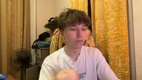 Snapshot of malcolm_yang chatting on June 2026 07:16:02 PM Tom and Mark 3 online show from June 2026 07:16:02 PM