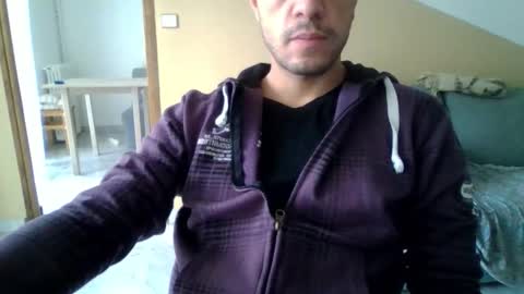 Snapshot of maleboyz chatting on November 2025 08:20:01 AM Boybi online show from November 2025 08:20:01 AM