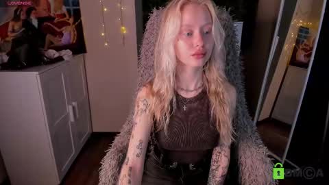 Malena online show from November 2025 10:37:01 AM