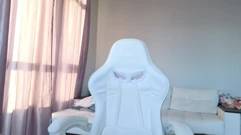Snapshot of malenkiykamen chatting on May 2026 02:02:01 PM piu online show from May 2026 02:02:01 PM