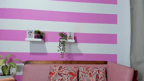 Snapshot of malka_burning chatting on February 2025 02:37:01 AM Malka online show from February 2025 02:37:01 AM