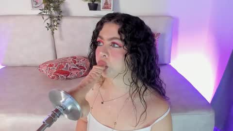 Snapshot of malka_burning chatting on February 2025 12:06:01 AM Malka online show from February 2025 12:06:01 AM