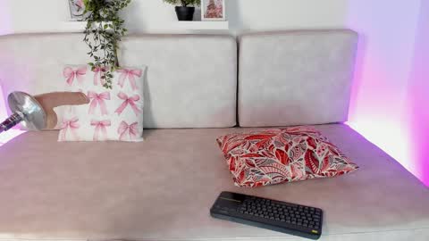 Snapshot of malka_burning chatting on February 2025 11:31:01 PM Malka online show from February 2025 11:31:01 PM