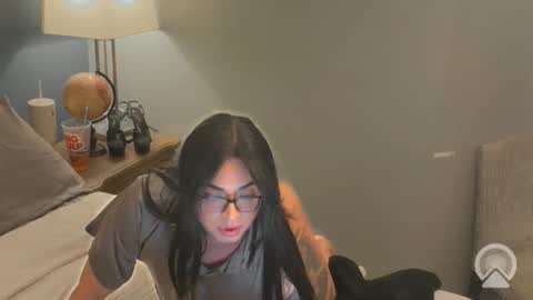 Snapshot of malliemal55 chatting on May 2026 01:14:01 AM malliemal55 online show from May 2026 01:14:01 AM