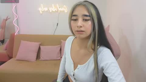 Malory  online show from February 2025 07:05:02 PM