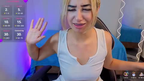 Malory  online show from September 2025 07:04:01 PM