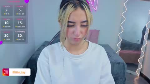 Malory  online show from September 2025 07:07:02 PM