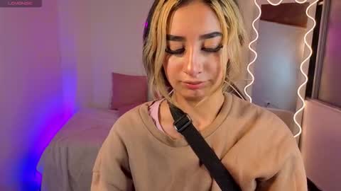 Malory  online show from October 2025 11:52:02 AM