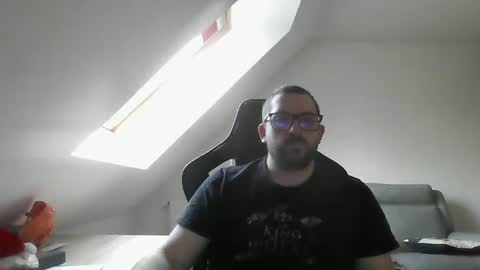 breton online show from December 2024 10:28:01 AM