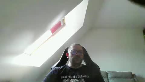 Snapshot of malou2927 chatting on May 2026 08:08:02 AM breton online show from May 2026 08:08:02 AM