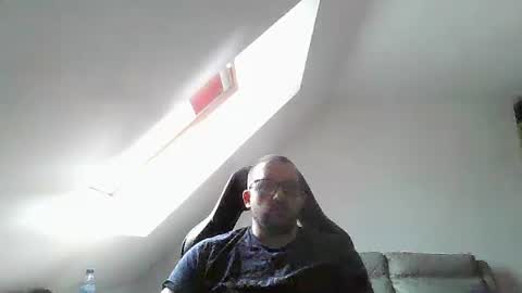 Snapshot of malou2927 chatting on May 2026 04:59:02 PM breton online show from May 2026 04:59:02 PM