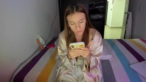Snapshot of malucam_06 chatting on December 2024 12:41:01 AM instagram nueela online show from December 2024 12:41:01 AM